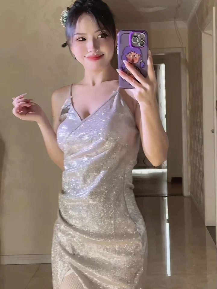 泳池派对璐璐
